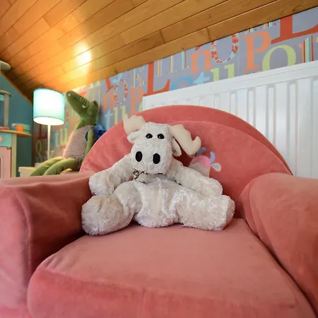 Charming In Noville, Cleaning Included Vakantiehuis *